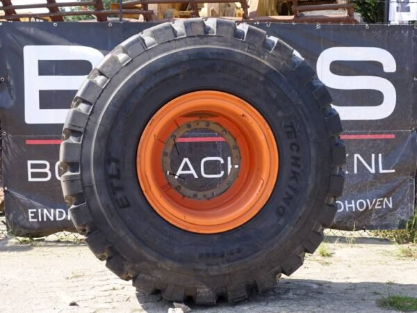 Techking Tyre (23.5R25) + Rim (12 Gates)