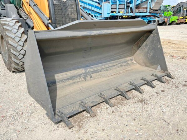 Case 851FX Plus 4WD - Image 10