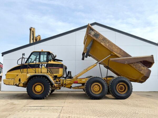 Caterpillar 730 - Image 10