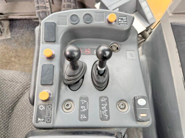Caterpillar 982M - Image 10