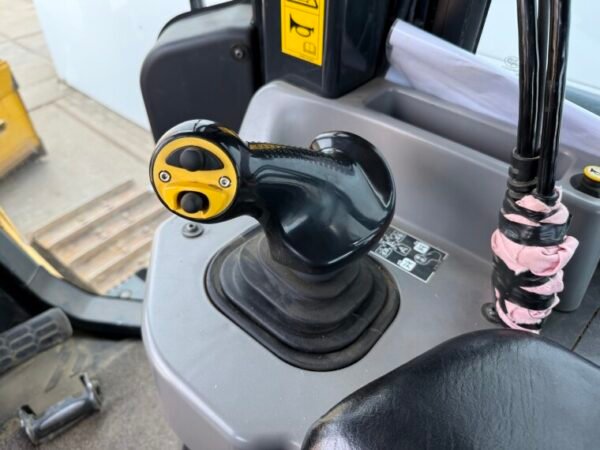 Komatsu D51EX-24 - Image 11
