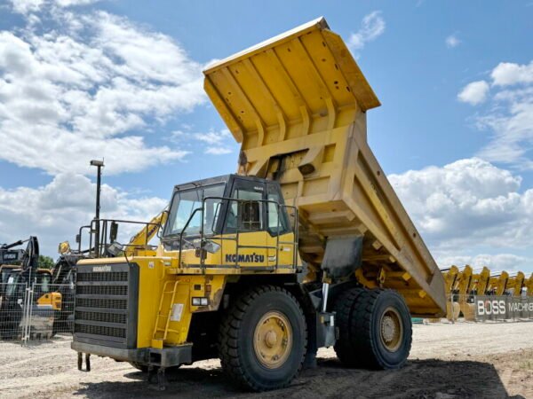 Komatsu HD405-7 - Image 11