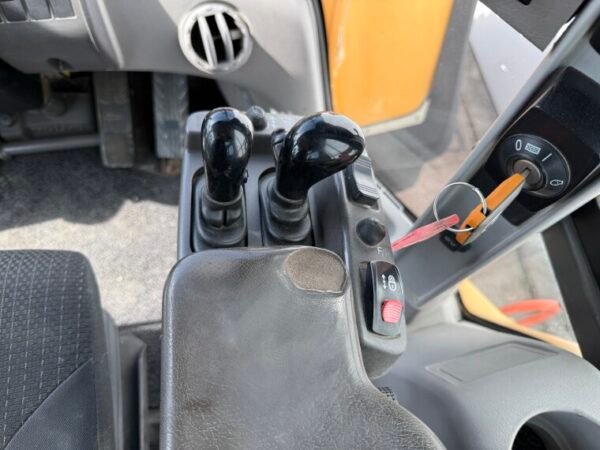 Volvo L150H - Image 11