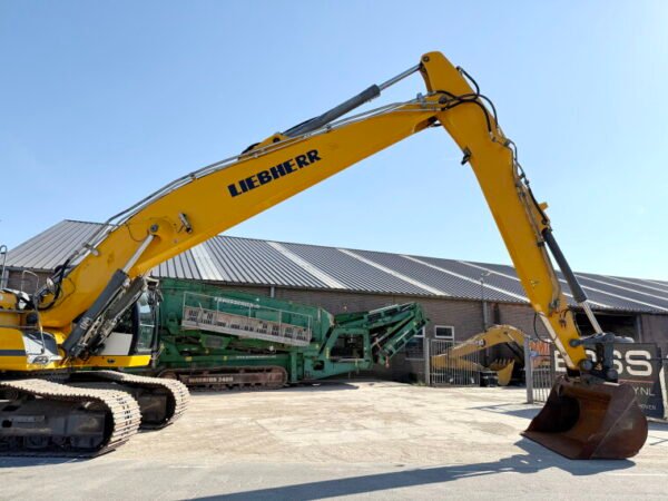 Liebherr R946LC SHD - 15 Meter Long Reach - Image 10