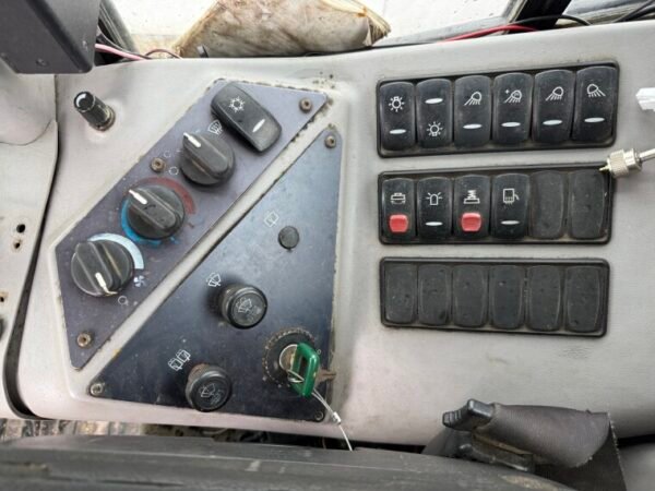 Volvo G946 AWD - Image 11