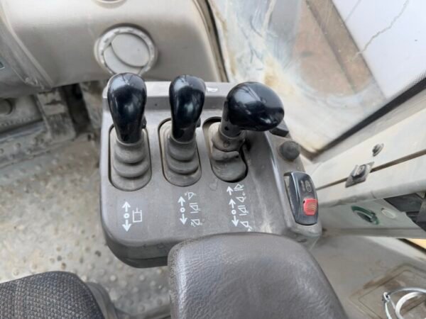 Volvo L120G - Image 10