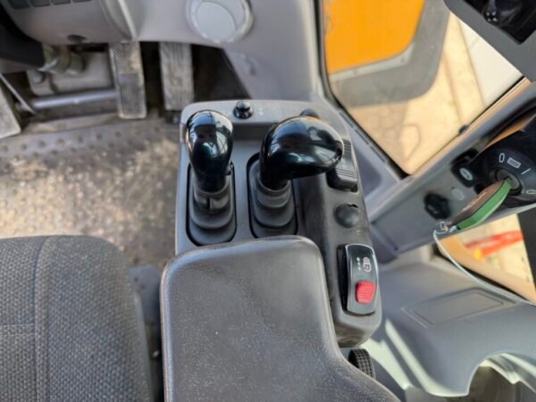 Volvo L150H - Image 10