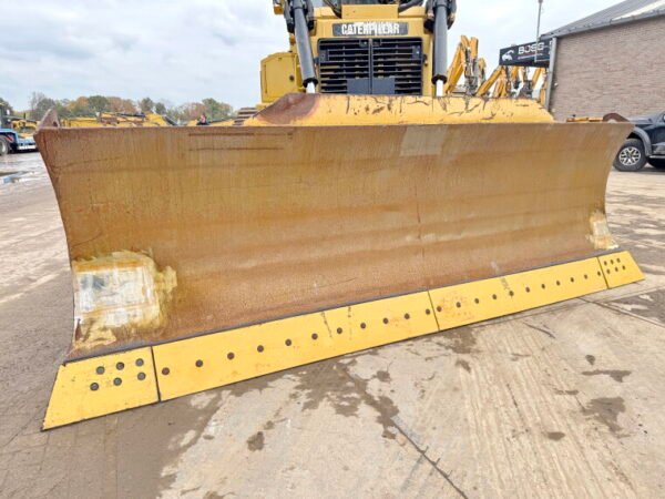 Caterpillar D6T - Image 11
