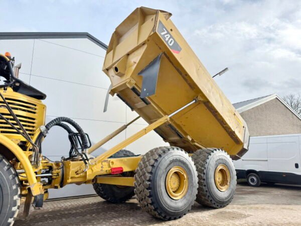 Caterpillar 740 - Image 11