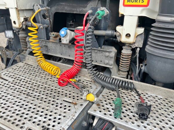 DAF XF 105.460 - Image 11