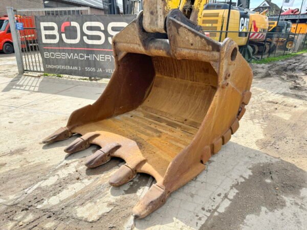 Komatsu PC490LC-11 - Image 10