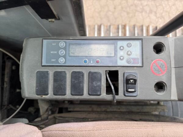 New Holland E215LC - Image 11