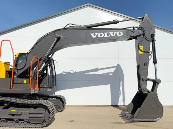Volvo EC210 - Image 11