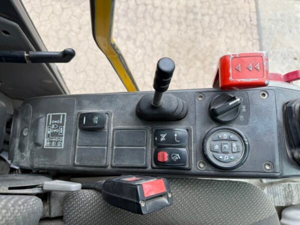 Volvo EW180C - Image 12