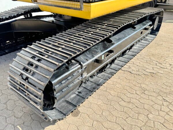 Caterpillar 323D3 - Image 12