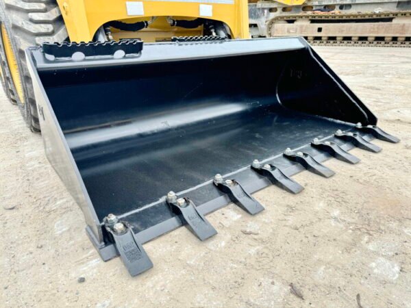 Caterpillar 216B3 - Image 12