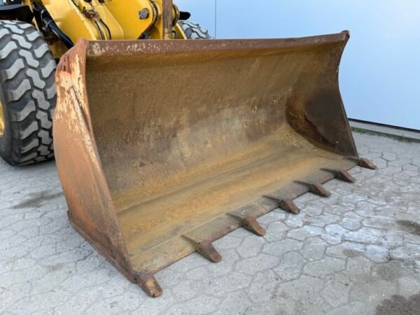 Caterpillar 908H - Image 12
