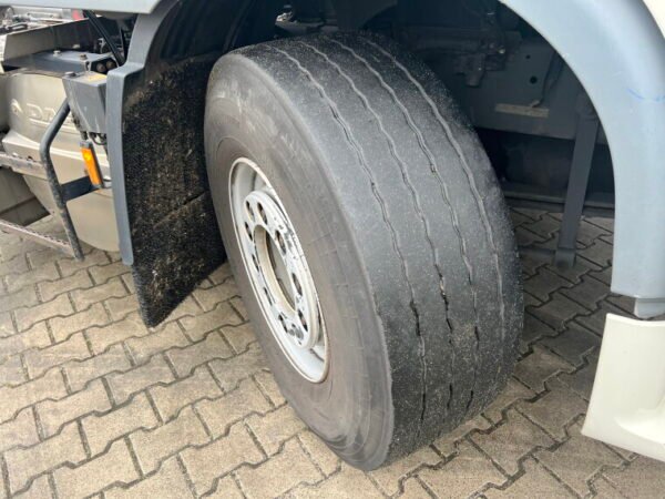 DAF XF 105.460 - Image 12