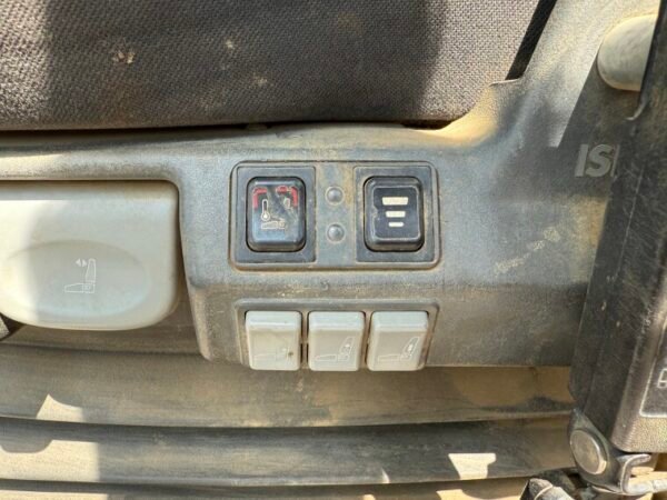 Volvo L150H - Image 12