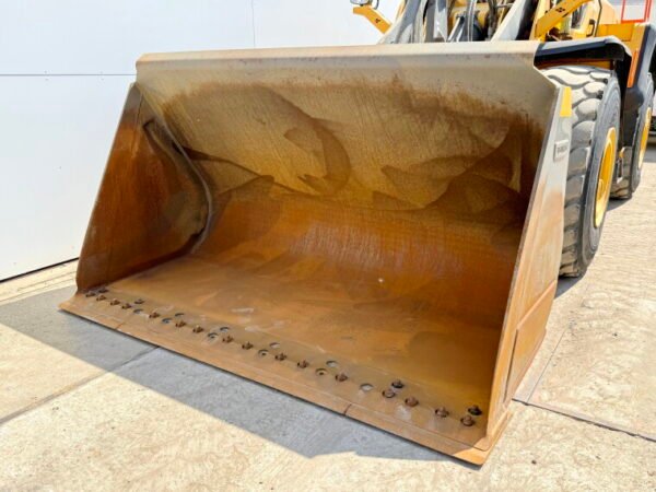 Volvo L150H - Image 12