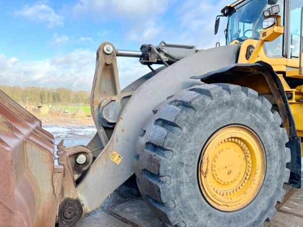 Volvo L350F - Image 12