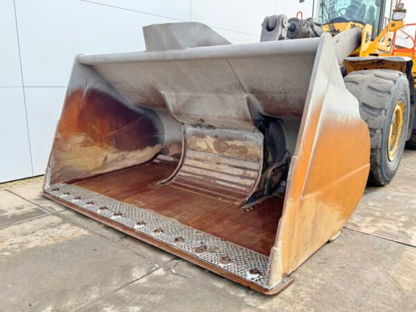 Volvo L350H - Image 12