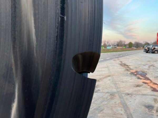 2 x Michelin 45 / 65 R 45 - Image 11