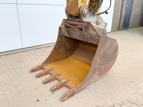 Caterpillar 330 Next Gen - Image 13