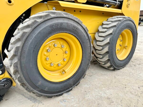 Caterpillar 216B3 - Image 13