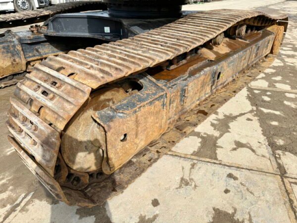 Komatsu PC490LC-11 - Image 12