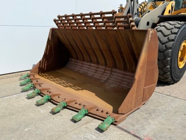 Volvo L220G - Image 14