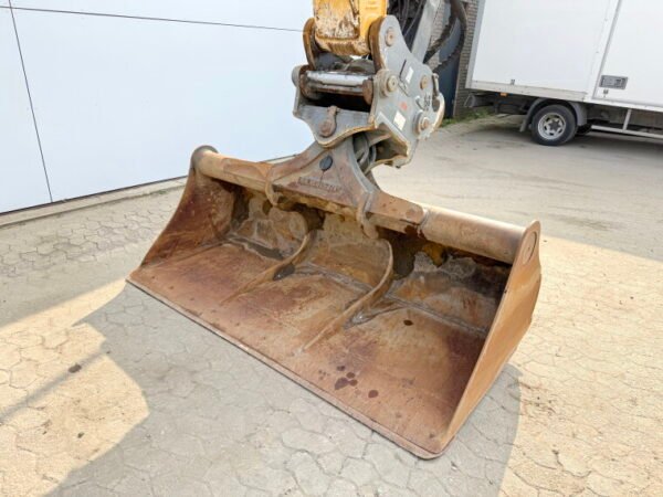 Liebherr R924LC - Image 13