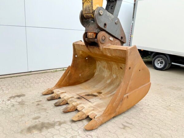 Liebherr R936LC - Image 14