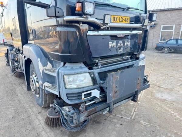MAN TGS18.320 4x2 - Image 13