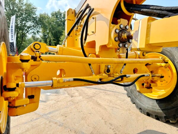 Volvo G970 + RIPPER - Image 13