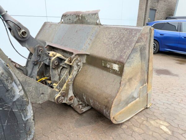 Volvo L120G - Image 13
