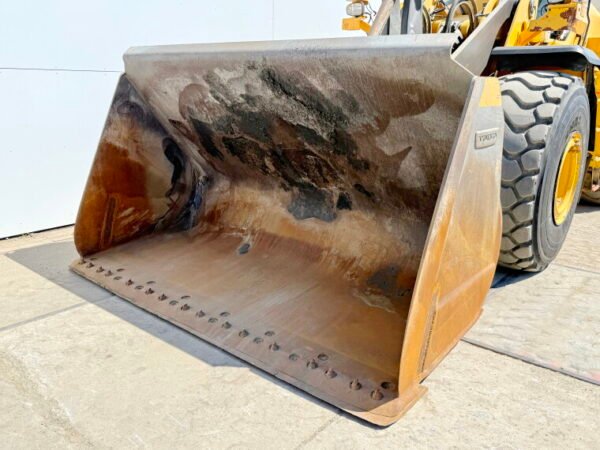 Volvo L150H - Image 13