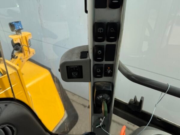 Volvo L150H - Image 12