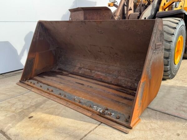 Volvo L180H - Image 12