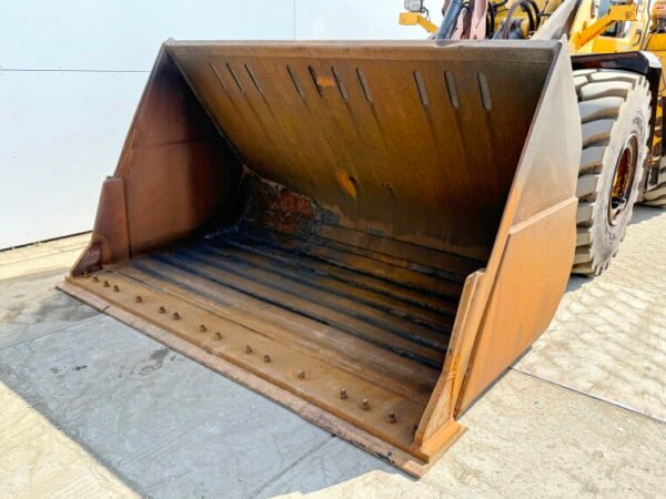 Volvo L180H - Image 13