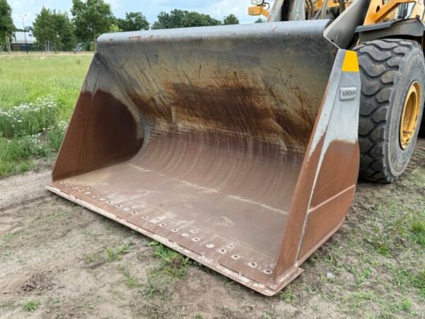 Volvo L180H - Image 15