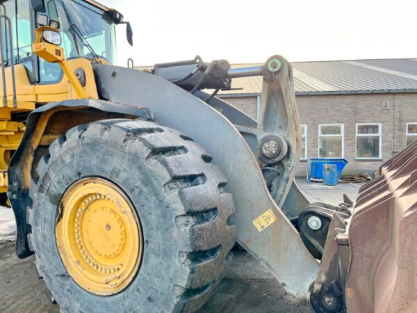 Volvo L350F - Image 13