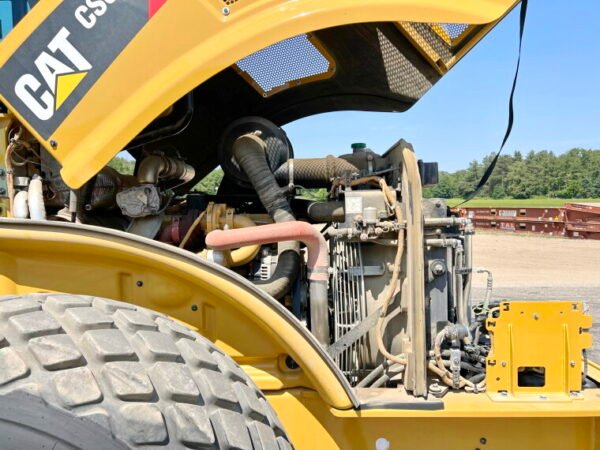 Caterpillar CS66B - Image 16