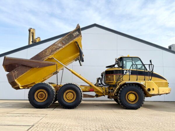 Caterpillar 730 - Image 14