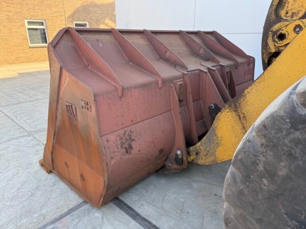 Caterpillar 972M - Image 14