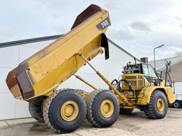 Caterpillar 740 - Image 15