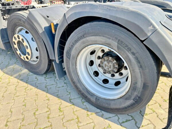 DAF XF105.410 6x2 - Image 14
