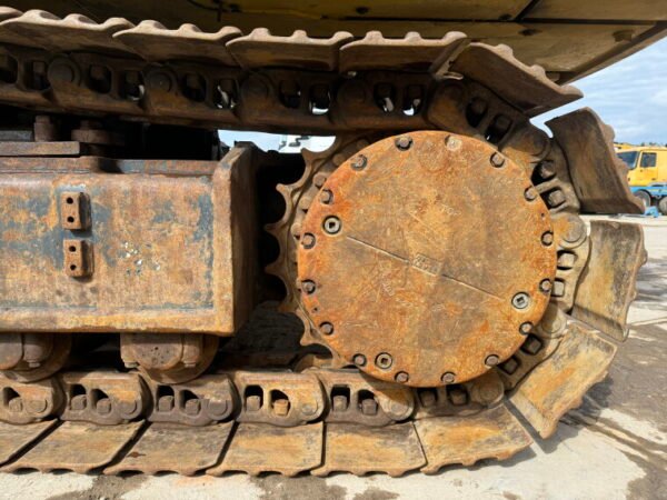 Komatsu PC490LC-11 - Image 13