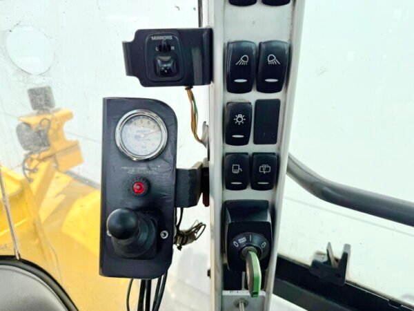 Volvo L150H - Image 14