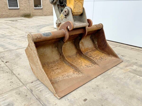 Liebherr R924LC - Image 14